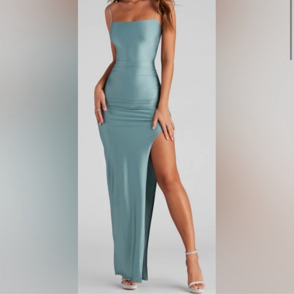 Backless Maxi Dress